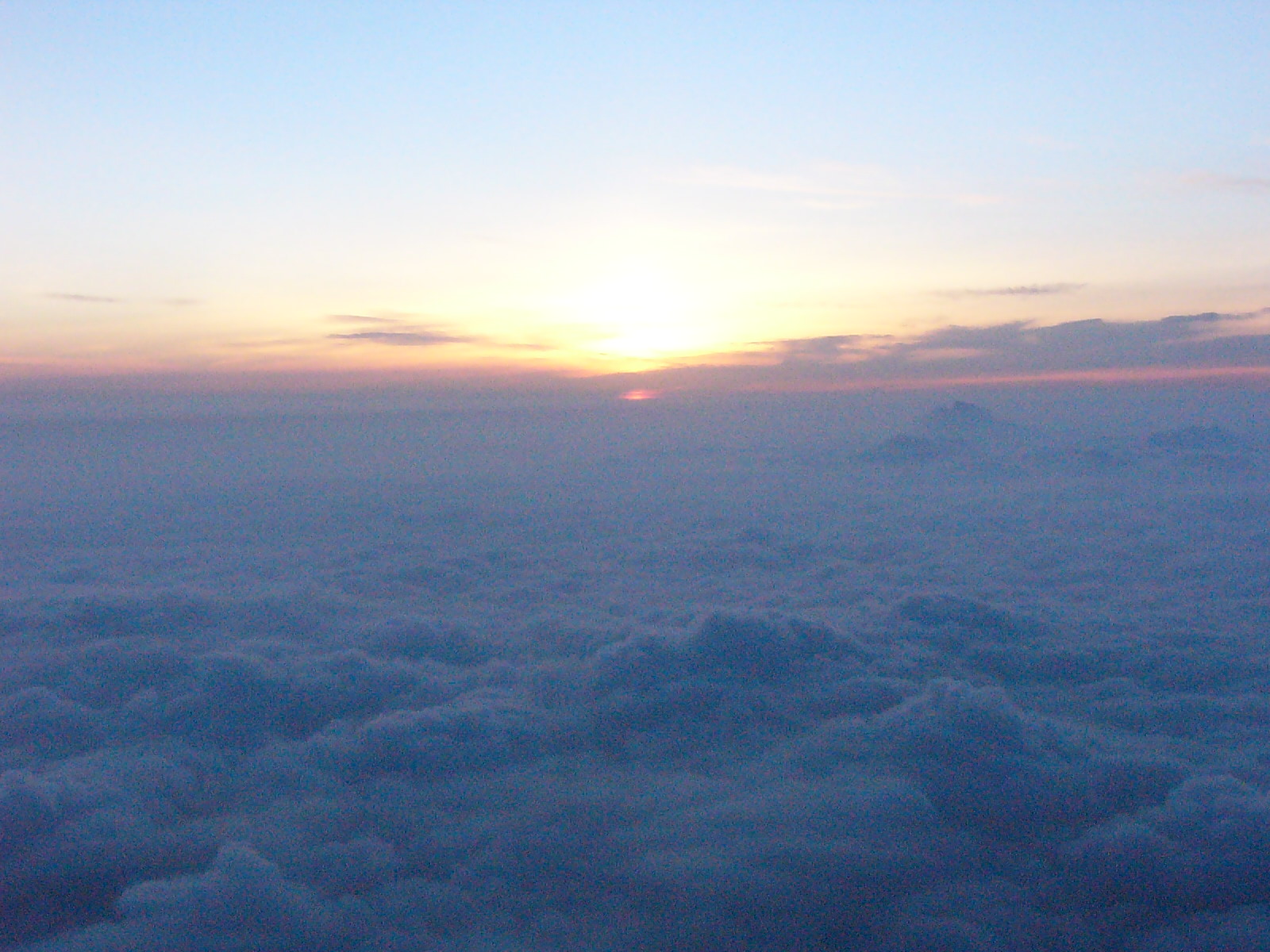 雲海から昇る朝日